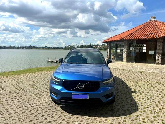VOLVO XC40 2.0 T5 GASOLINA R-DESIGN AWD GEARTRONIC VOLVO XC40 2.0 T5 GASOLINA R-DESIGN AWD GEARTRONIC